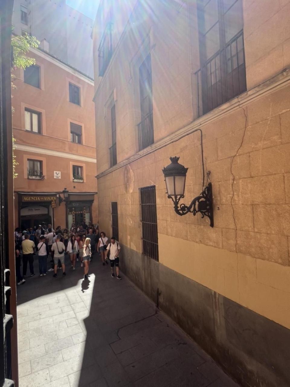 Dplace To Be - Exclusive Apartments In Historic Center Madrid Bilik gambar