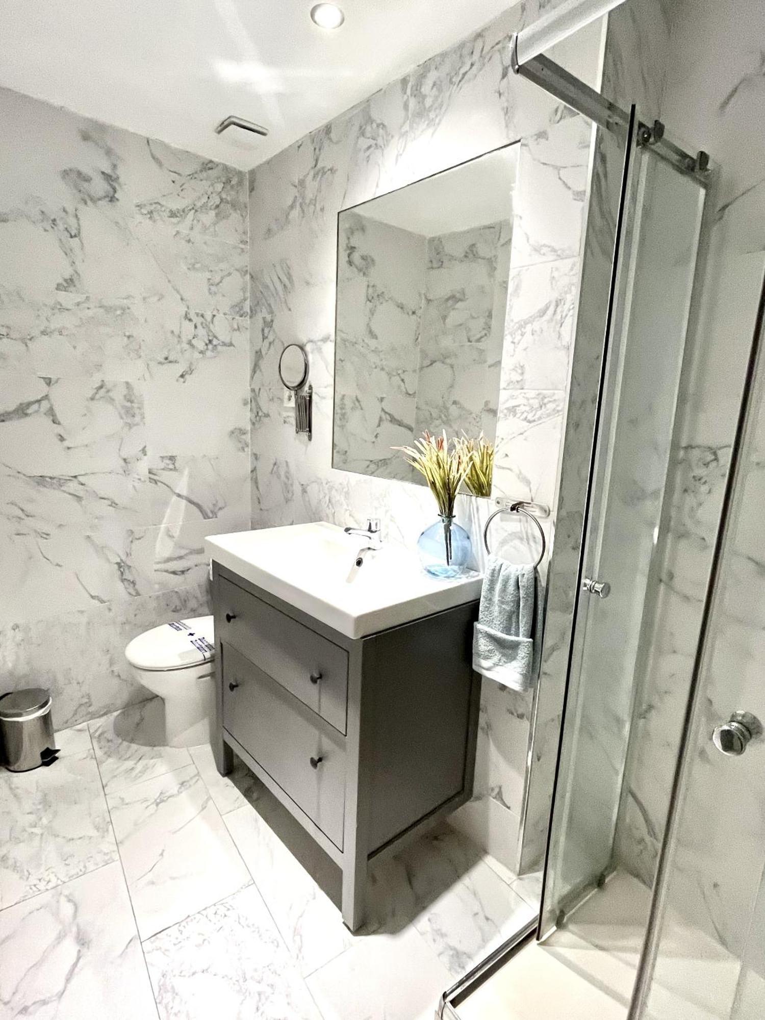 Dplace To Be - Exclusive Apartments In Historic Center Madrid Bilik gambar